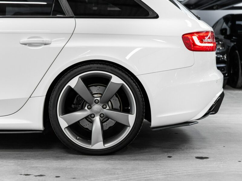 Audi RS4 Biały kruk. Jak nowa. Panorama, B&O. Bezwypadkowa. B8 (2012-2015)