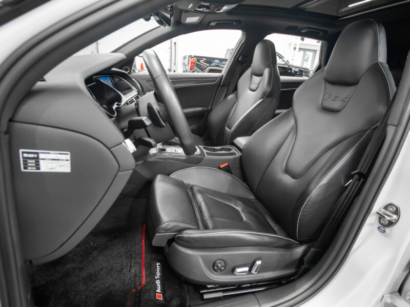 Audi RS4 Biały kruk. Jak nowa. Panorama, B&O. Bezwypadkowa. B8 (2012-2015)