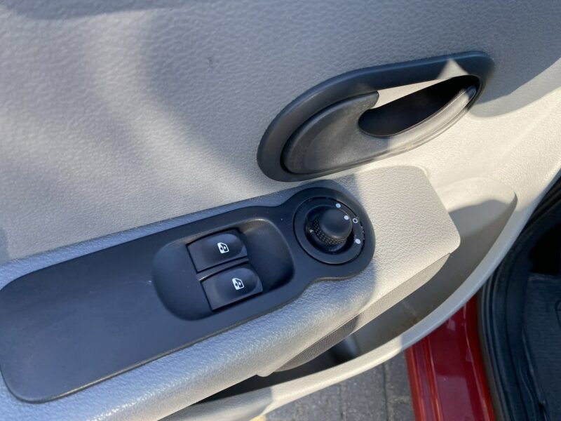 Renault Modus Niski przebieg gwarantowany/Klimatyzacja/8 airbag/2 kpl. kół/Isofix