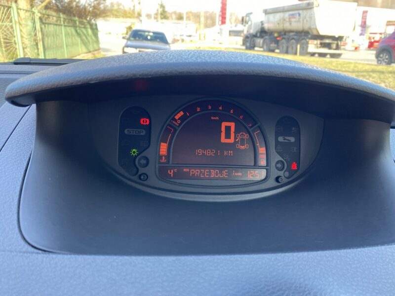 Renault Modus Niski przebieg gwarantowany/Klimatyzacja/8 airbag/2 kpl. kół/Isofix