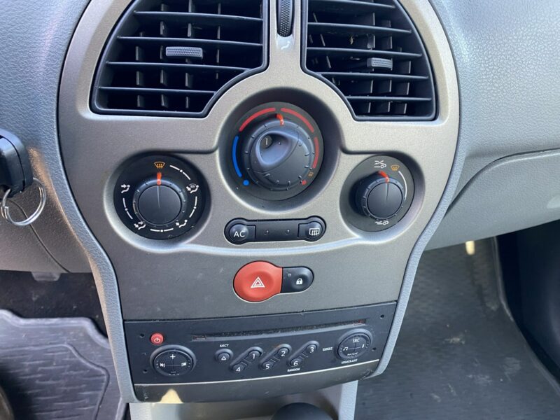 Renault Modus Niski przebieg gwarantowany/Klimatyzacja/8 airbag/2 kpl. kół/Isofix