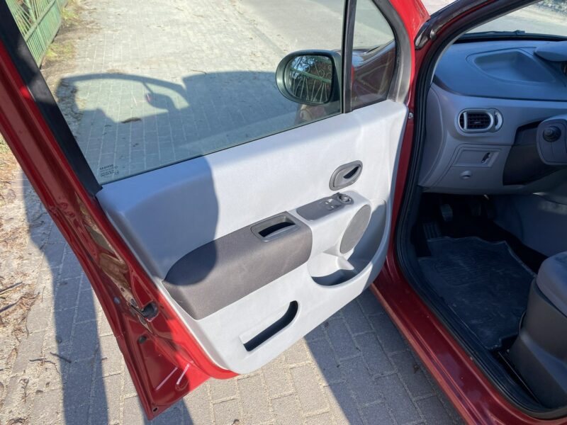 Renault Modus Niski przebieg gwarantowany/Klimatyzacja/8 airbag/2 kpl. kół/Isofix