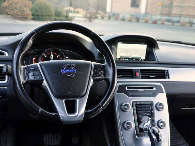 Volvo V70 2.0d(181KM)*D4*Lift*Led*Xenon*Navi*Skóry*Virtual Cokpit*Alu17"FUL*ASO III (2007-)