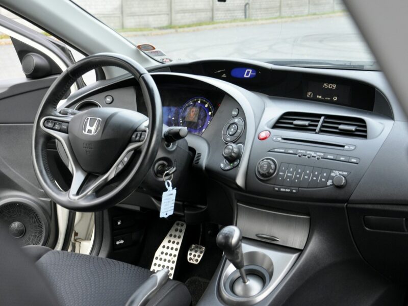 Honda Civic 1,8i-Vtec 140KM SPORT/Serwisowany/Parktronic/Alufelgi/USB/Model2011 VIII (2006-2011)