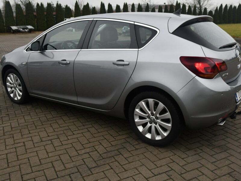 Opel Astra 1,4Turbo DUDKI11 Navi,Hak.Parktronic.Pół-Skóry.kredyt.GWARANCJA J (2009-2019)