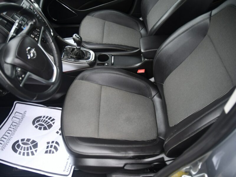 Opel Astra 1,4Turbo DUDKI11 Navi,Hak.Parktronic.Pół-Skóry.kredyt.GWARANCJA J (2009-2019)
