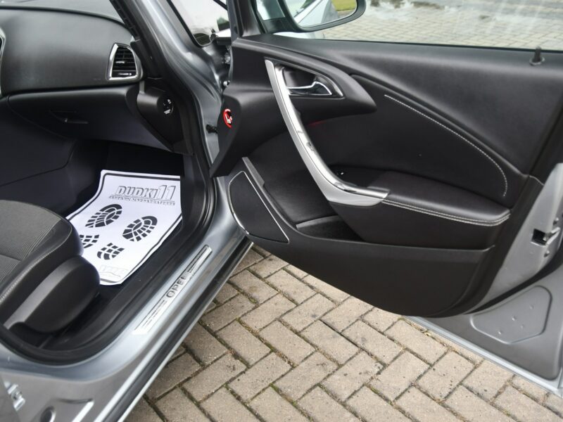 Opel Astra 1,4Turbo DUDKI11 Navi,Hak.Parktronic.Pół-Skóry.kredyt.GWARANCJA J (2009-2019)