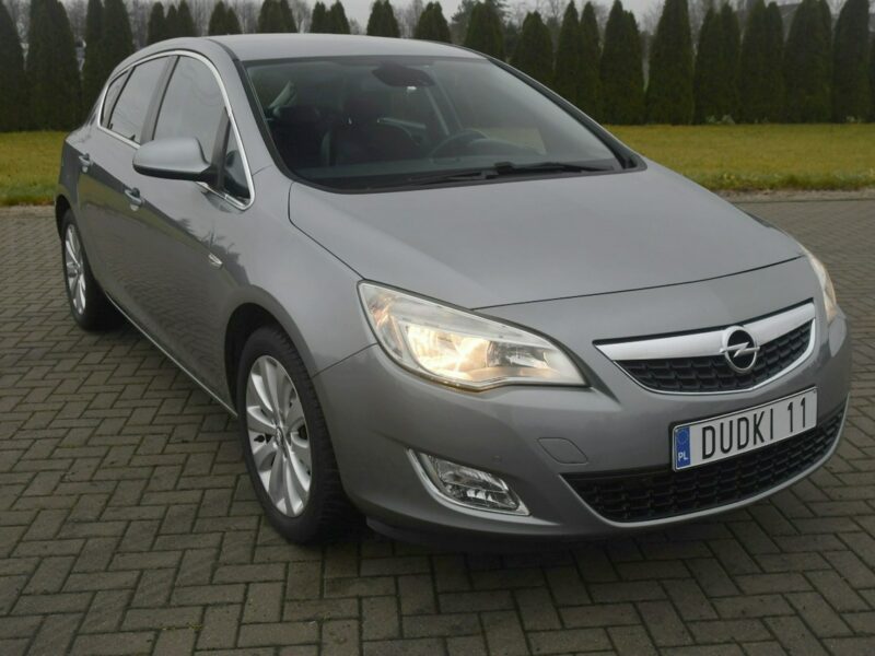 Opel Astra 1,4Turbo DUDKI11 Navi,Hak.Parktronic.Pół-Skóry.kredyt.GWARANCJA J (2009-2019)