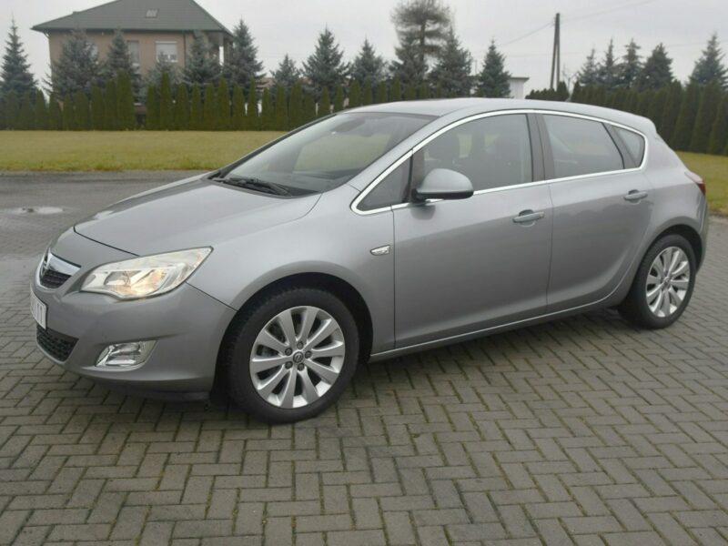 Opel Astra 1,4Turbo DUDKI11 Navi,Hak.Parktronic.Pół-Skóry.kredyt.GWARANCJA J (2009-2019)