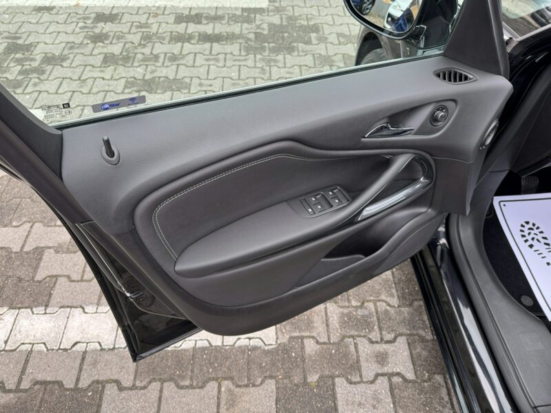 Opel Zafira *Bezwypadkowy*Panorama-Dach*7-OSOBOWY*Roczna Gwarancja Techniczna* C (2011-)