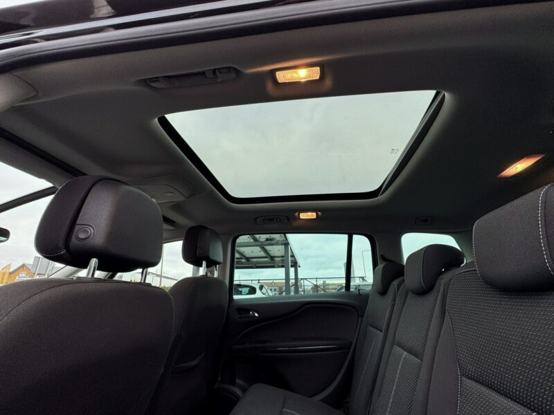 Opel Zafira *Bezwypadkowy*Panorama-Dach*7-OSOBOWY*Roczna Gwarancja Techniczna* C (2011-)