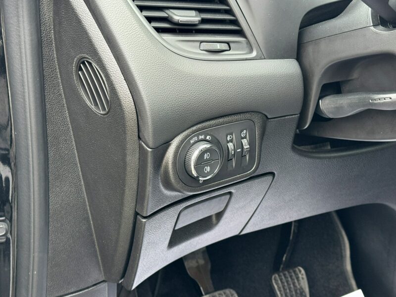 Opel Zafira *Bezwypadkowy*Panorama-Dach*7-OSOBOWY*Roczna Gwarancja Techniczna* C (2011-)