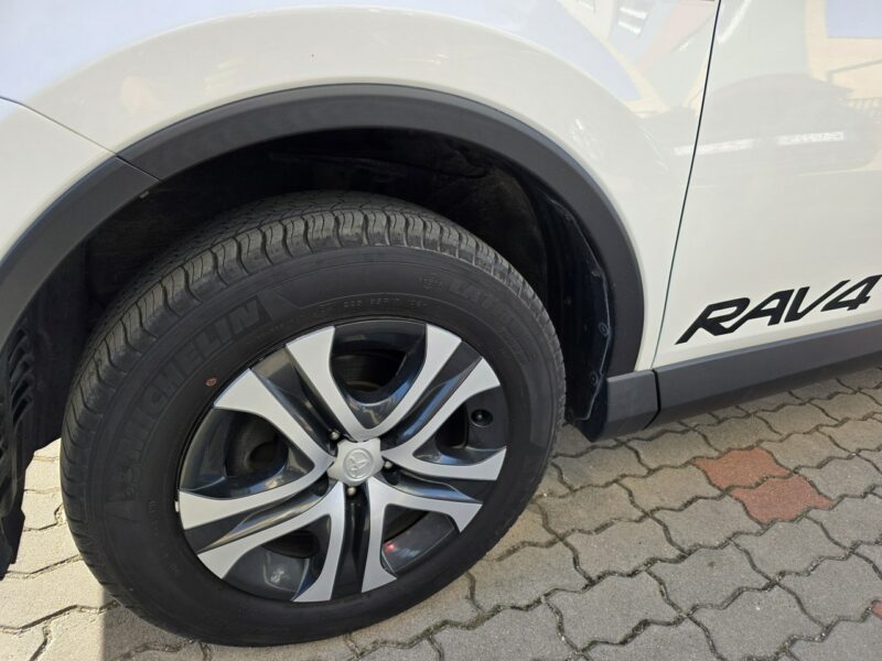Toyota RAV-4 Gwarancja BEZWYPADKOWE 4x4 Serwis ASO TOYOTA Salon Polska V (2018)