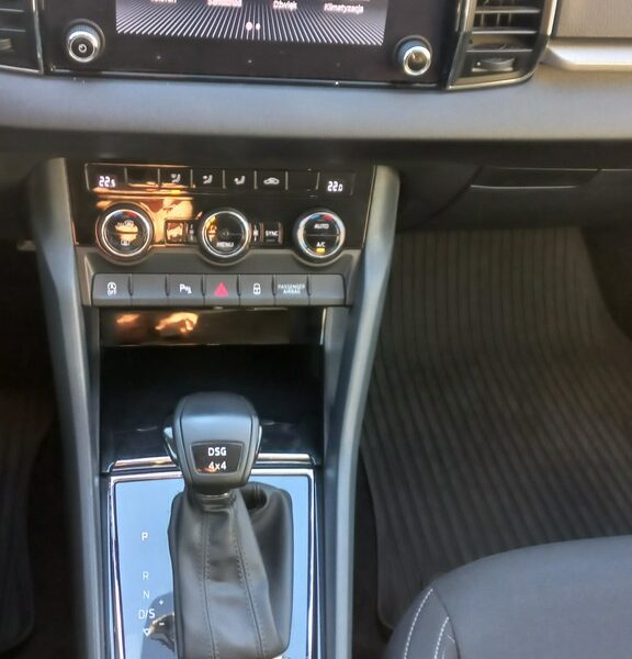 Škoda Karoq 4x4 DSG 2.0Tdi 190KM F.VAT 23% Salon PL 63 tys netto Serwisy ASO