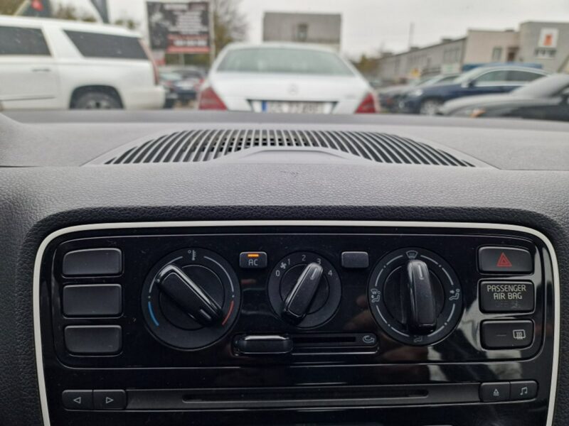 Volkswagen Up! 1.0 Benzyna 60 KM, Klimatyzacja, Isofix, Centralny Zamek, ZADBANY !