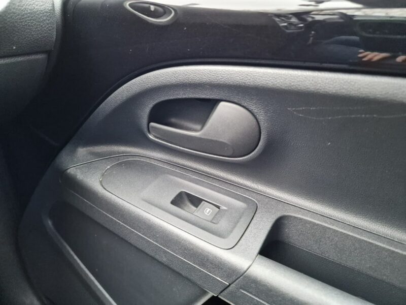 Volkswagen Up! 1.0 Benzyna 60 KM, Klimatyzacja, Isofix, Centralny Zamek, ZADBANY !