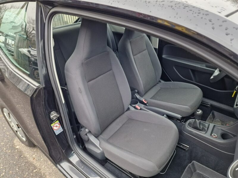 Volkswagen Up! 1.0 Benzyna 60 KM, Klimatyzacja, Isofix, Centralny Zamek, ZADBANY !