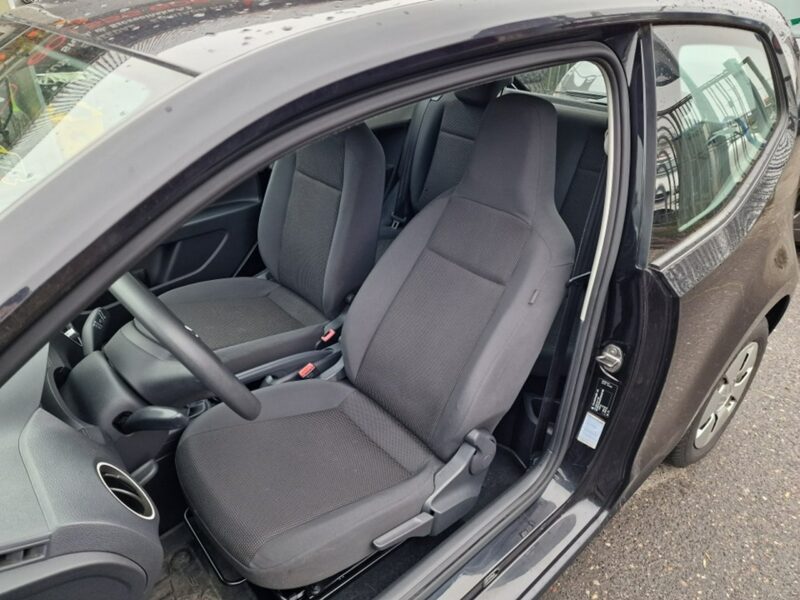 Volkswagen Up! 1.0 Benzyna 60 KM, Klimatyzacja, Isofix, Centralny Zamek, ZADBANY !