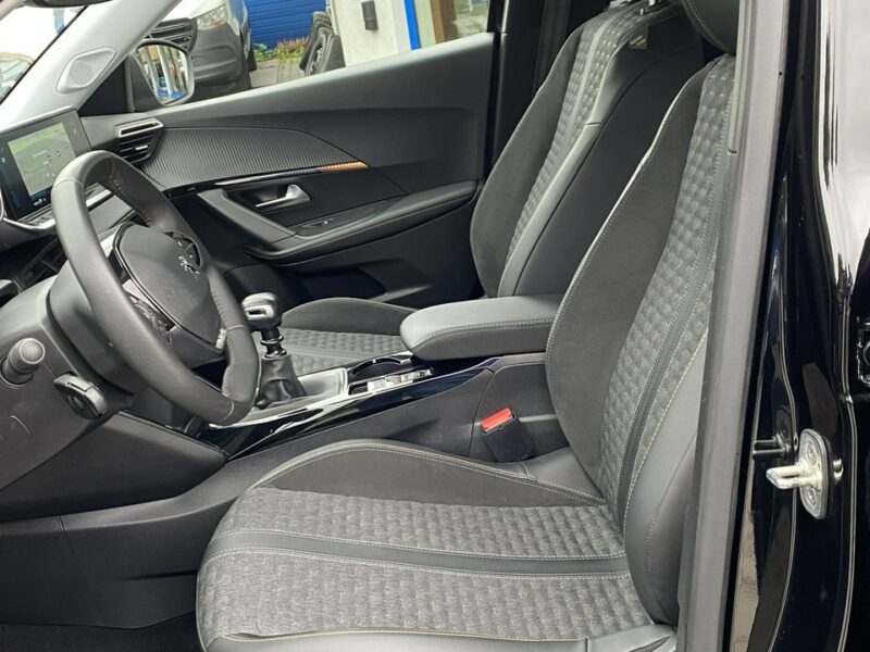 Peugeot 2008 Road Trip , Allure, Full LED,Virtual,Kamera,Navi II (2019-)