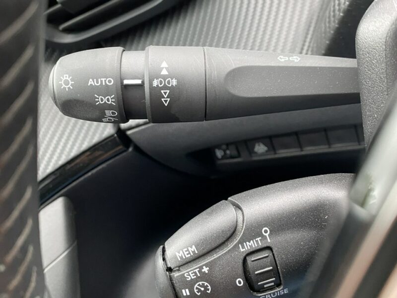 Peugeot 2008 Road Trip , Allure, Full LED,Virtual,Kamera,Navi II (2019-)