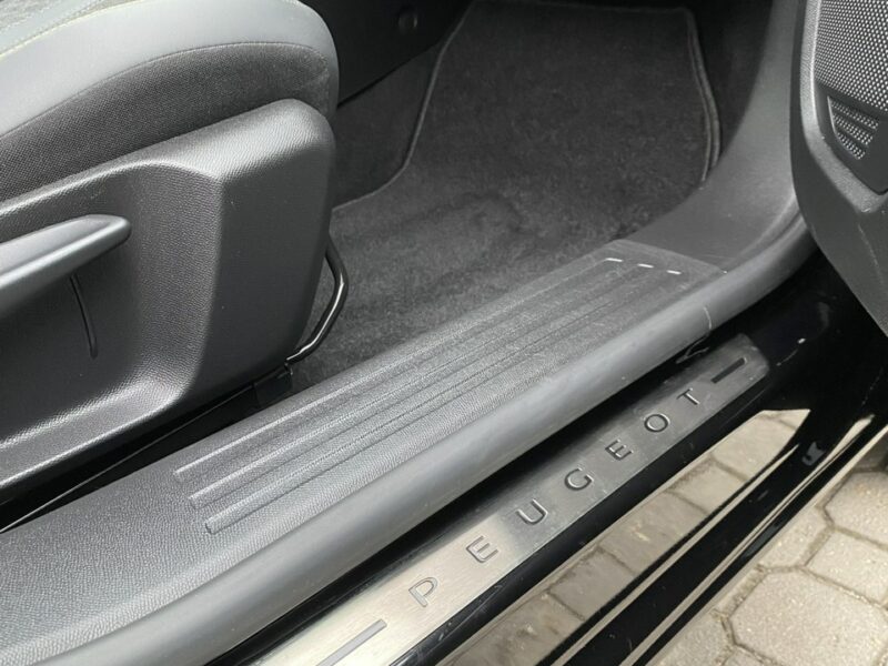 Peugeot 2008 Road Trip , Allure, Full LED,Virtual,Kamera,Navi II (2019-)
