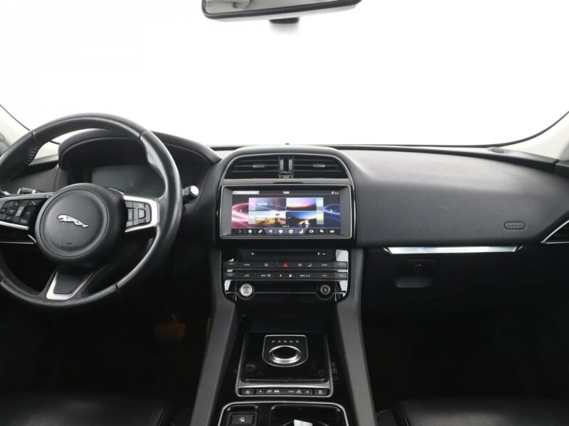 Jaguar F-PACE 20d Automat AWD Portfolio Panorama Tempomat Skóra Bi-Xenon Kamera PDC