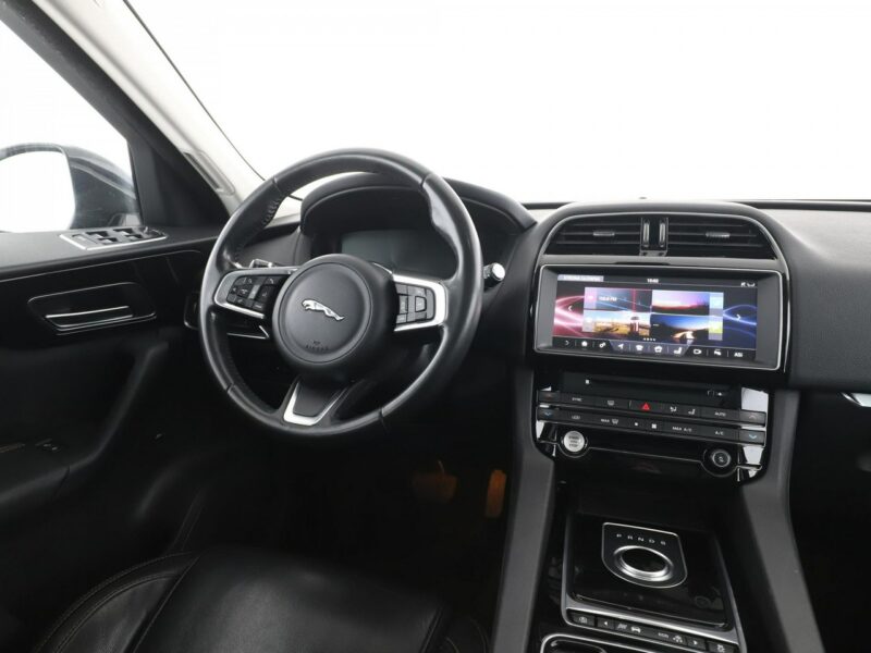 Jaguar F-PACE 20d Automat AWD Portfolio Panorama Tempomat Skóra Bi-Xenon Kamera PDC