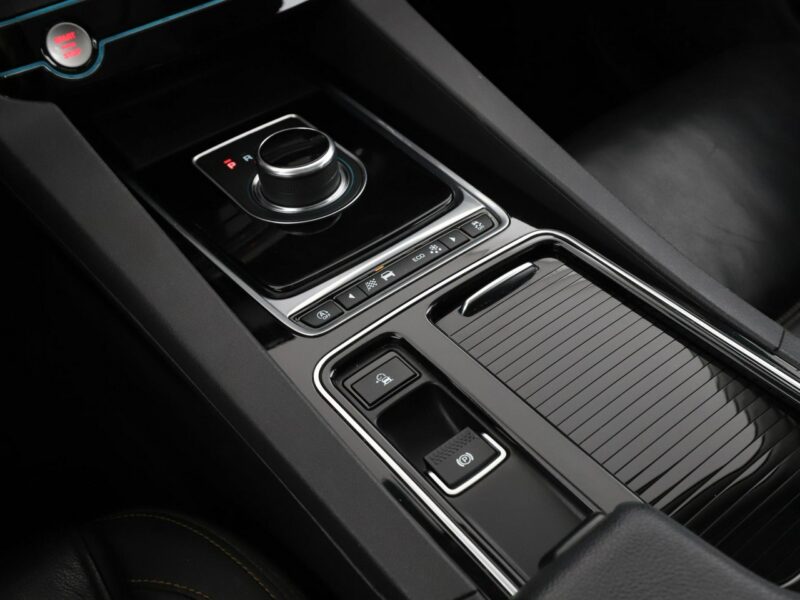 Jaguar F-PACE 20d Automat AWD Portfolio Panorama Tempomat Skóra Bi-Xenon Kamera PDC