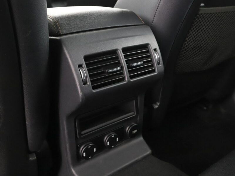 Jaguar F-PACE 20d Automat AWD Portfolio Panorama Tempomat Skóra Bi-Xenon Kamera PDC