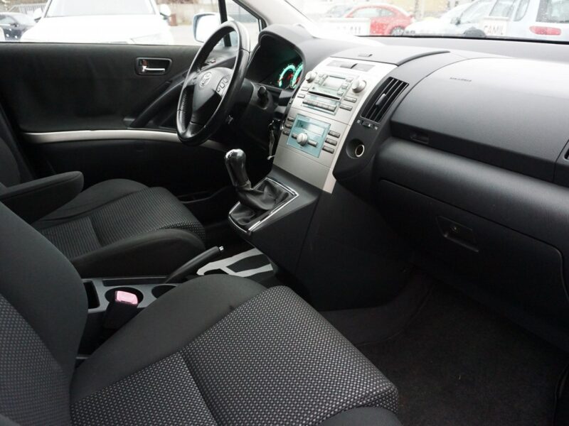 Toyota Corolla Verso III (2004-2009)