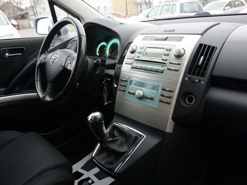 Toyota Corolla Verso III (2004-2009)