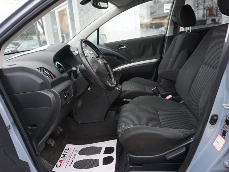 Toyota Corolla Verso III (2004-2009)