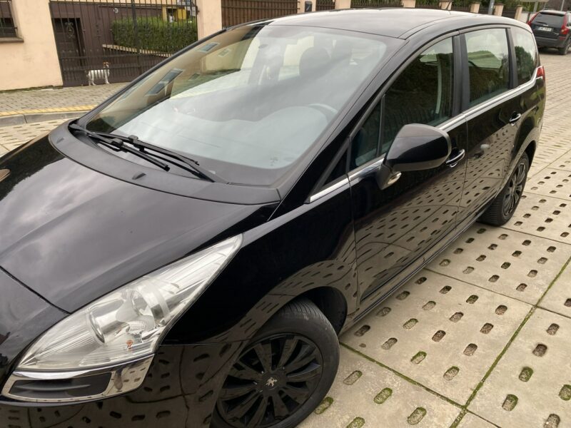 Peugeot 5008 Benzyna, hak, opony wielosezonowe, 5 miejsc, tempomat, isofix,czujniki I (2009-2017)