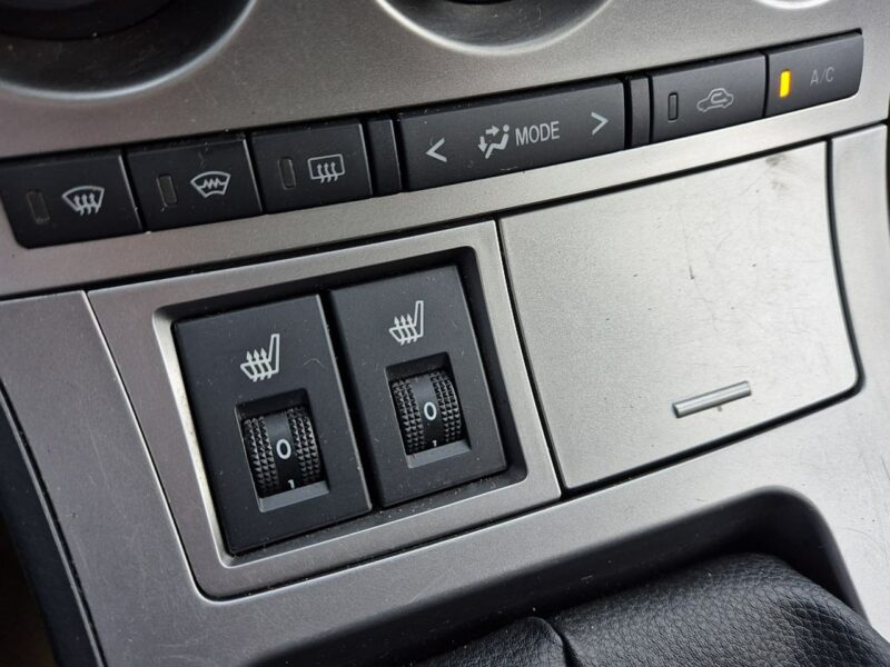 Mazda 3 GWARANCJA * 2.0 * nawigacja * alu 17 cali * serwis * zadbana * wawa II (2009-2013)