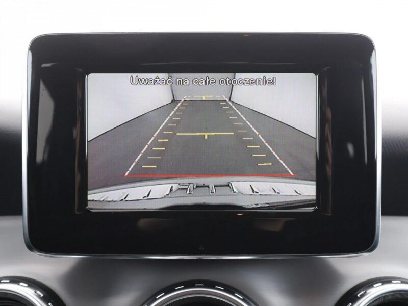 Mercedes GLA 200 AMG Line, Bi-Xenon, Navi, sportowe fotele, podgrzewane fotele, Buetoot