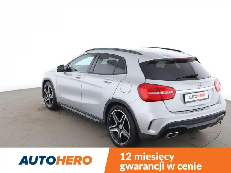Mercedes GLA 200 AMG Line, Bi-Xenon, Navi, sportowe fotele, podgrzewane fotele, Buetoot