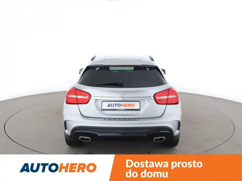 Mercedes GLA 200 AMG Line, Bi-Xenon, Navi, sportowe fotele, podgrzewane fotele, Buetoot