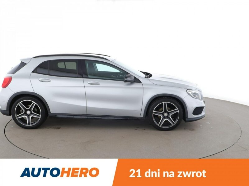 Mercedes GLA 200 AMG Line, Bi-Xenon, Navi, sportowe fotele, podgrzewane fotele, Buetoot