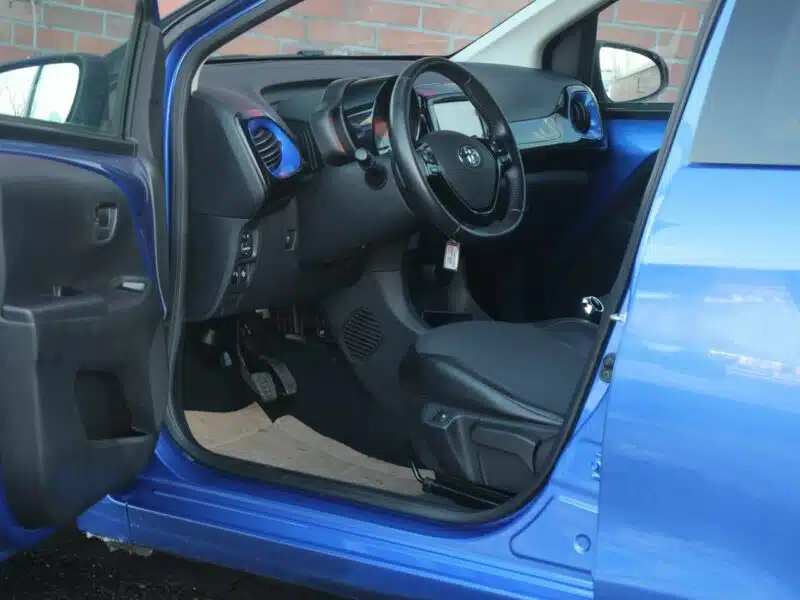 Toyota Aygo Automat*Navi*Radar*AsysToru*Klimatr*Kamera*Led*Alu*GrzFot*Gwar VGS!!! II (2014-)