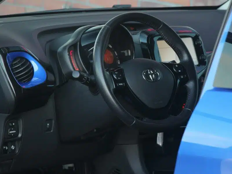 Toyota Aygo Automat*Navi*Radar*AsysToru*Klimatr*Kamera*Led*Alu*GrzFot*Gwar VGS!!! II (2014-)