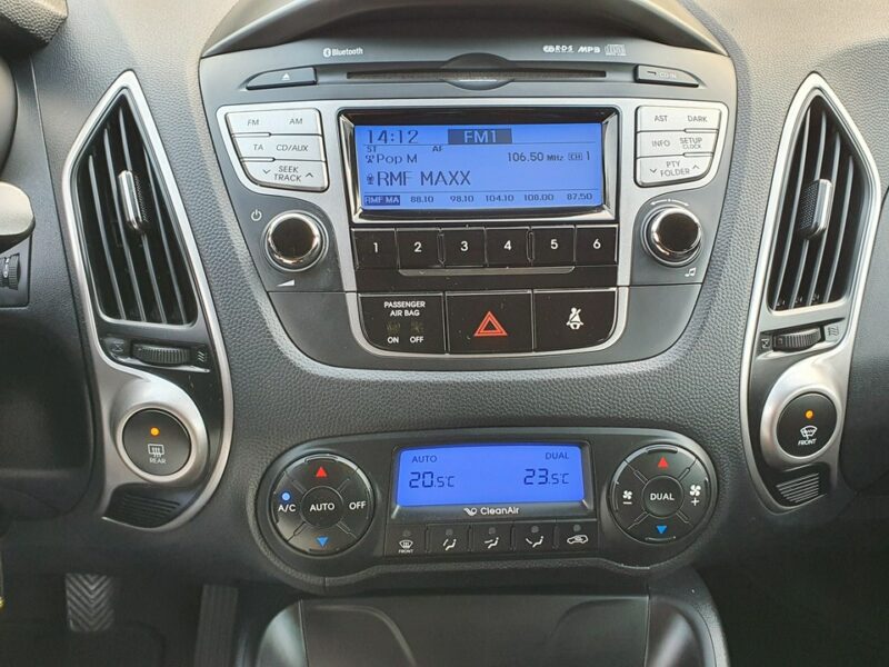Hyundai ix35 2.0i 163KM # Climatronic # Parktronic # PółSkóra # Serwis do Końca !