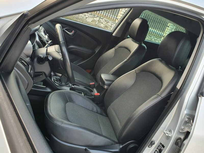 Hyundai ix35 2.0i 163KM # Climatronic # Parktronic # PółSkóra # Serwis do Końca !
