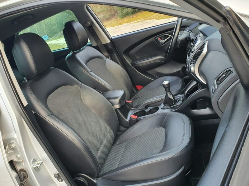 Hyundai ix35 2.0i 163KM # Climatronic # Parktronic # PółSkóra # Serwis do Końca !