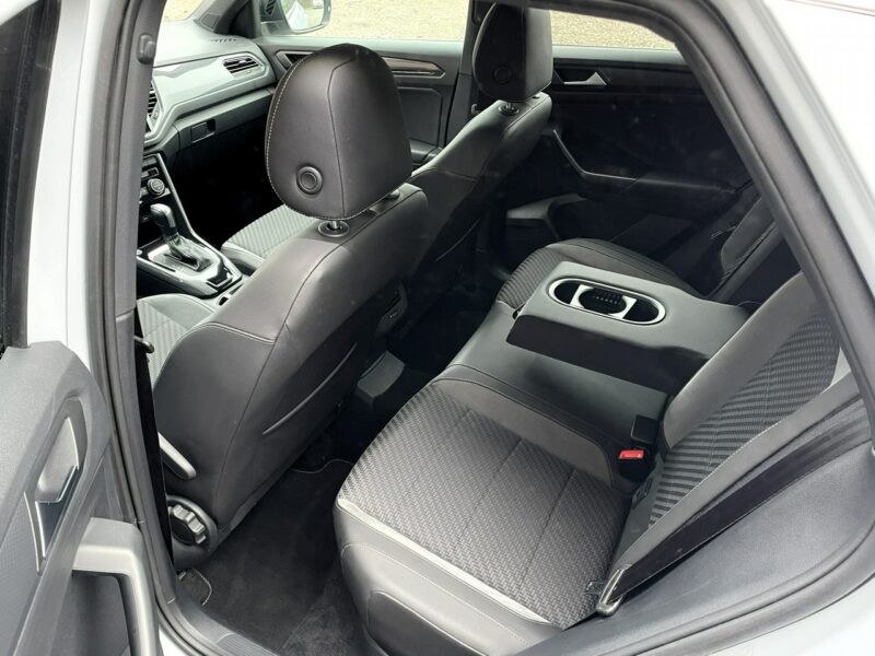 Volkswagen T-Roc R-Line,LED, Klima, Navi, Akt. Temp, Asystenci, CarPlay, Kamera Cofania