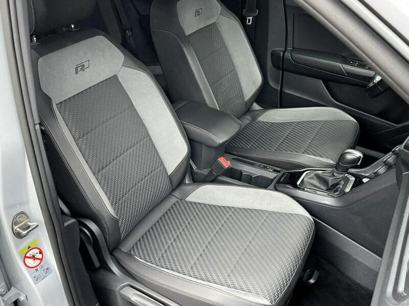 Volkswagen T-Roc R-Line,LED, Klima, Navi, Akt. Temp, Asystenci, CarPlay, Kamera Cofania