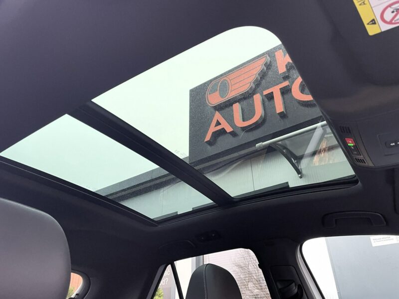 Volkswagen T-Roc R-Line,LED, Klima, Navi, Akt. Temp, Asystenci, CarPlay, Kamera Cofania