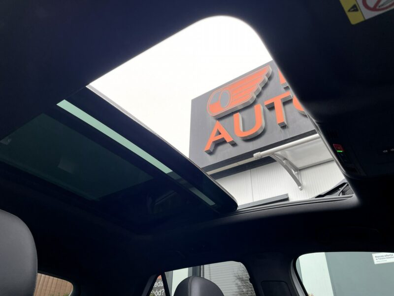 Volkswagen T-Roc R-Line,LED, Klima, Navi, Akt. Temp, Asystenci, CarPlay, Kamera Cofania