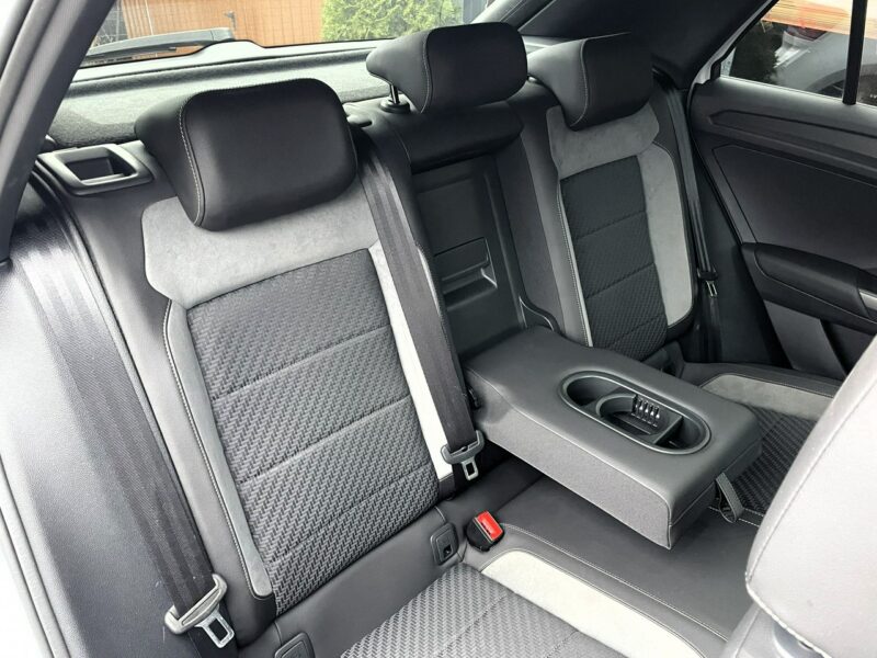 Volkswagen T-Roc R-Line,LED, Klima, Navi, Akt. Temp, Asystenci, CarPlay, Kamera Cofania
