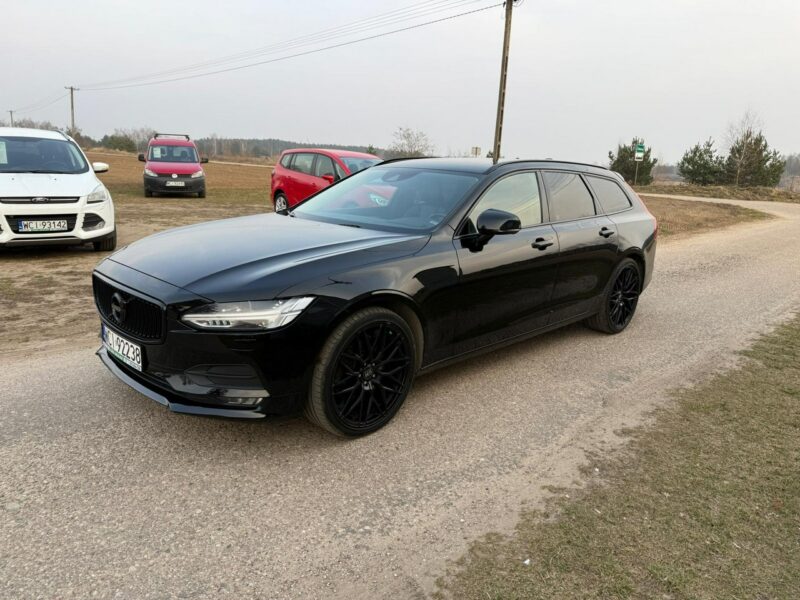 Volvo V90 Momentum 2.0 T 254KM Benzyna Aktywny Tempomat