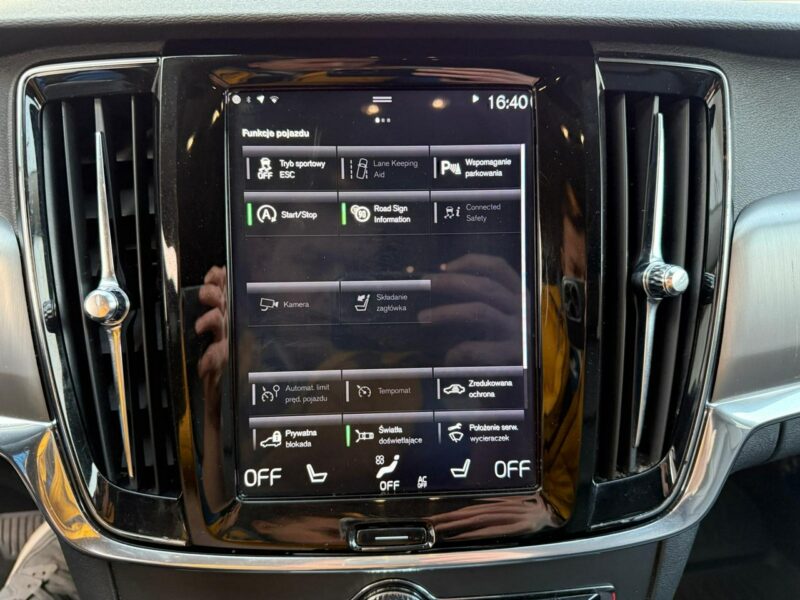 Volvo V90 Momentum 2.0 T 254KM Benzyna Aktywny Tempomat